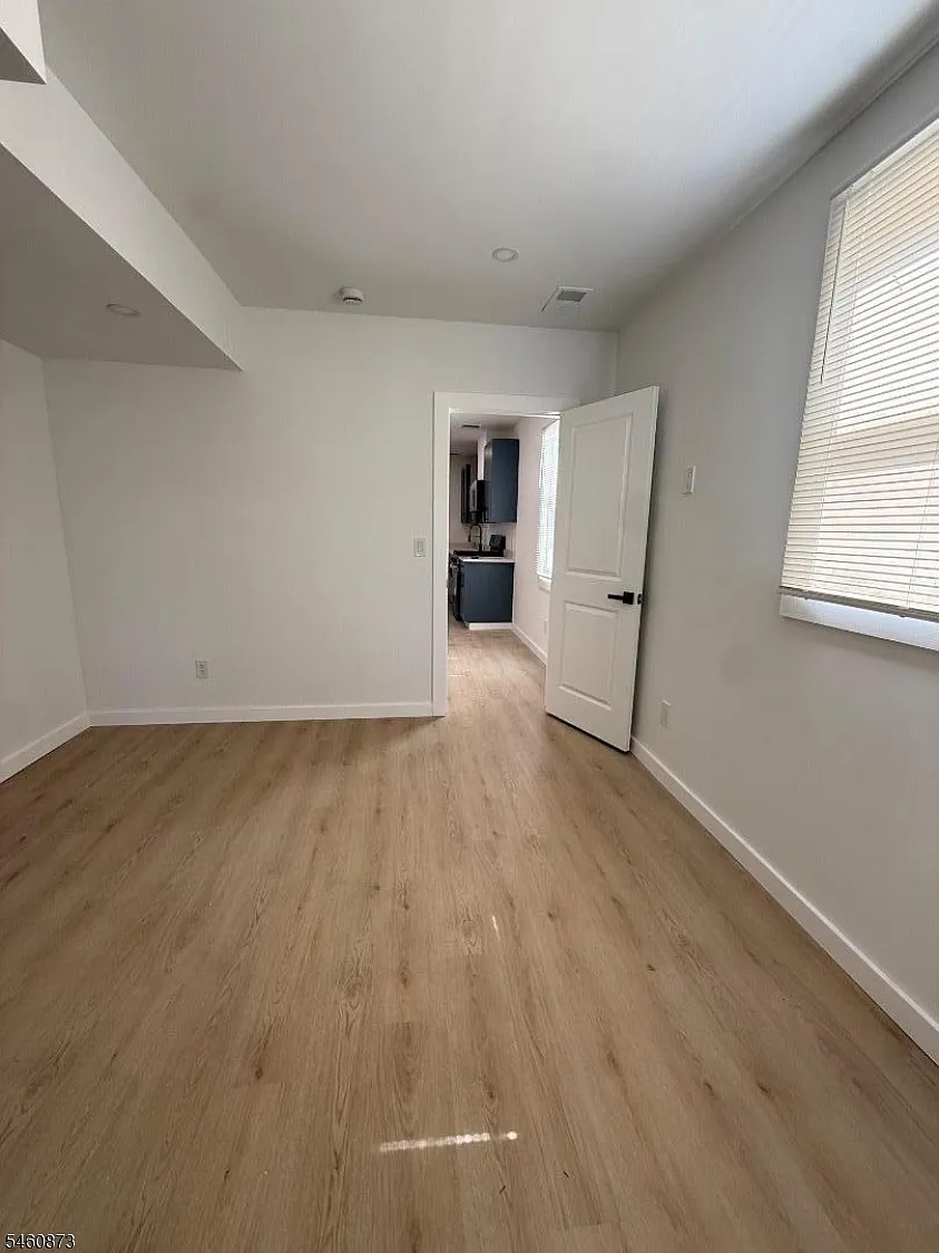 1 bed, 1.0 bath, $2,100 — Photo 4