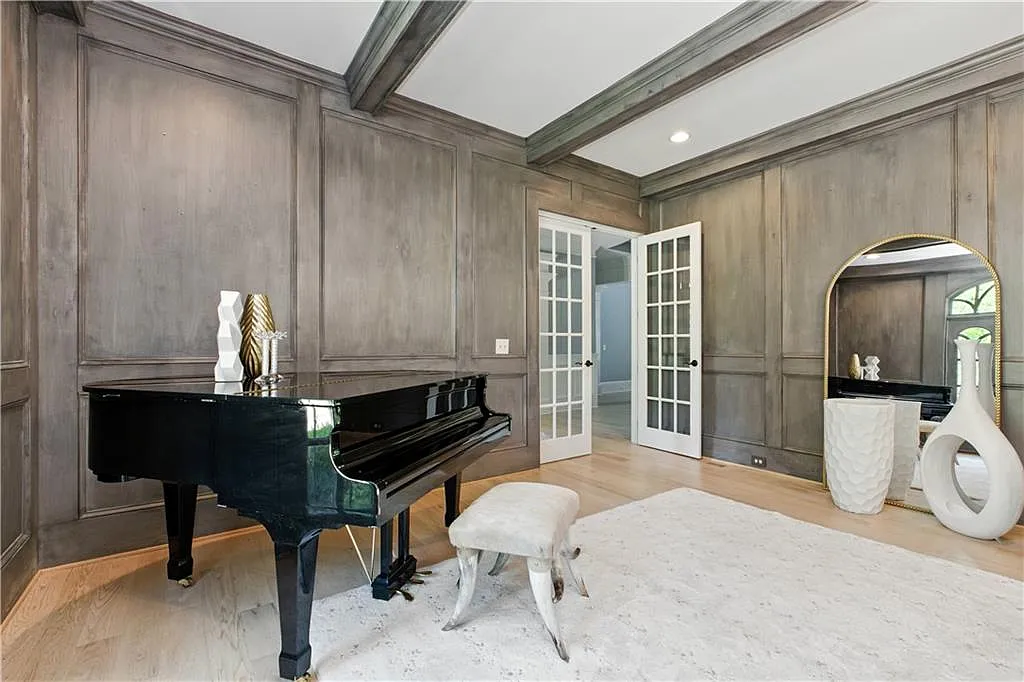 7 bed, 7.5 bath, 8592 sqft, $11,000 — Photo 4