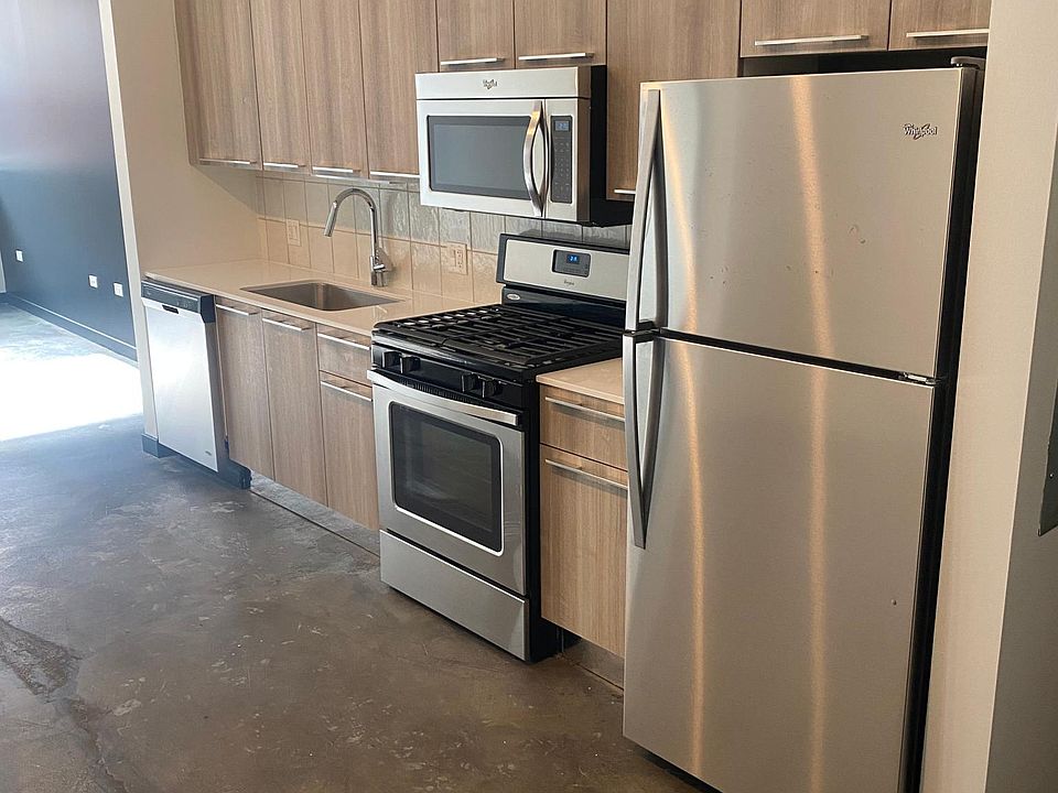 1st image of 1646 N Milwaukee Ave #202