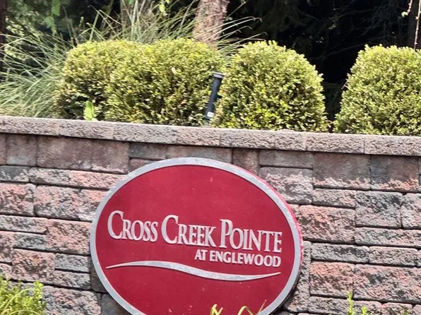 24 Gentry Dr, Englewood, NJ 07631