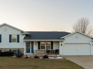 3214 Aurora Ln, Janesville, WI 53548
