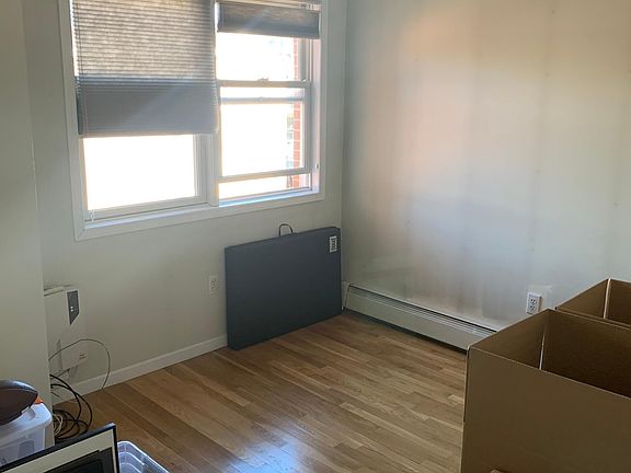 4th image of 42-11 212th St