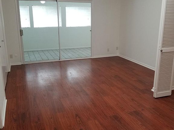 5th image of 2590 Saint Andrews Dr #B