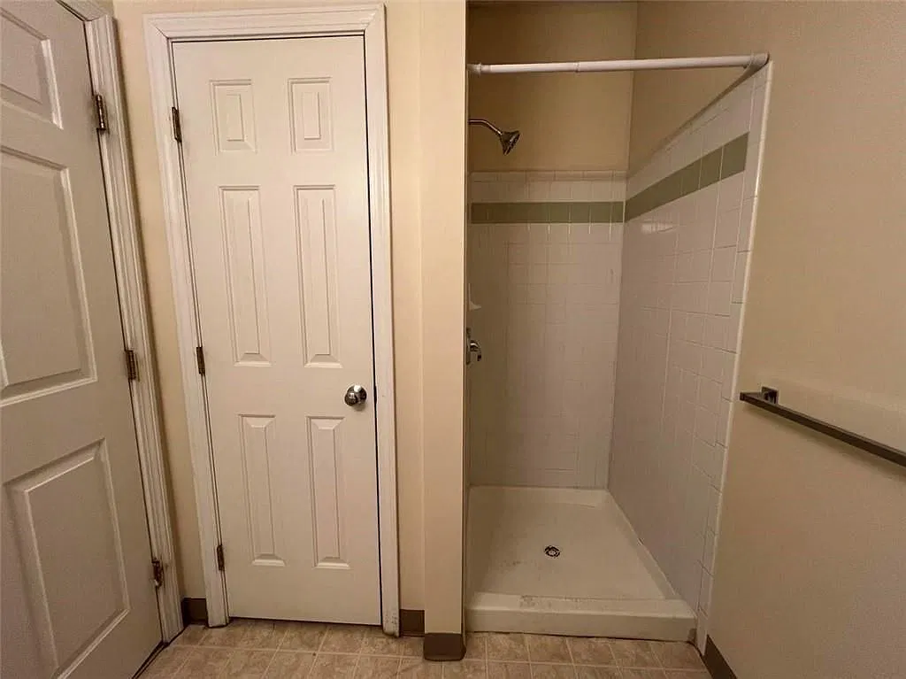 2 bed, 2.0 bath, 968 sqft, $2,200 — Photo 4