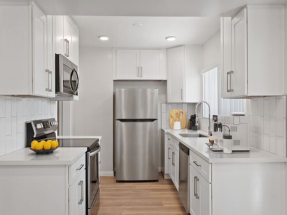 3rd image of 450 W Vista Dr #D