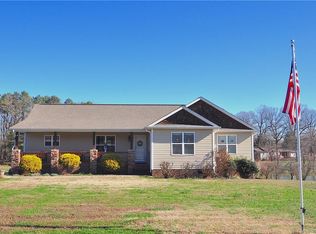 18464 Newsome Rd, Oakboro, NC 28129