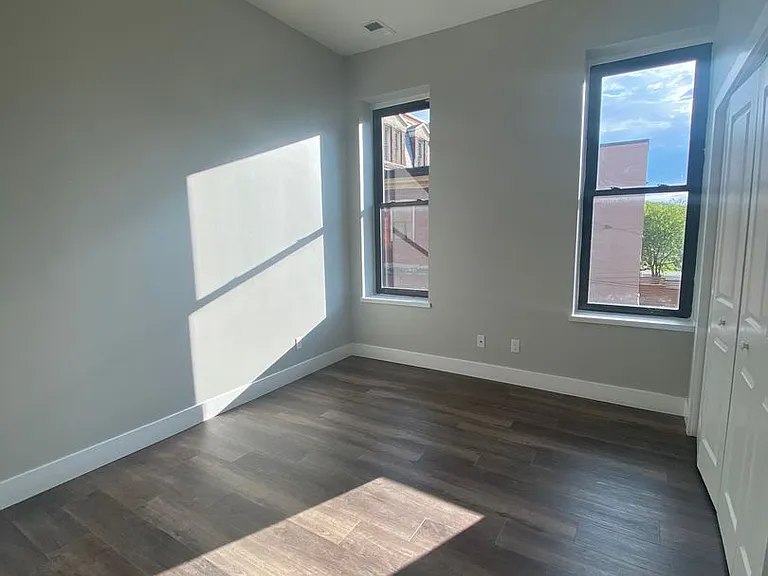 1222 Sheffield Street — Photo 7