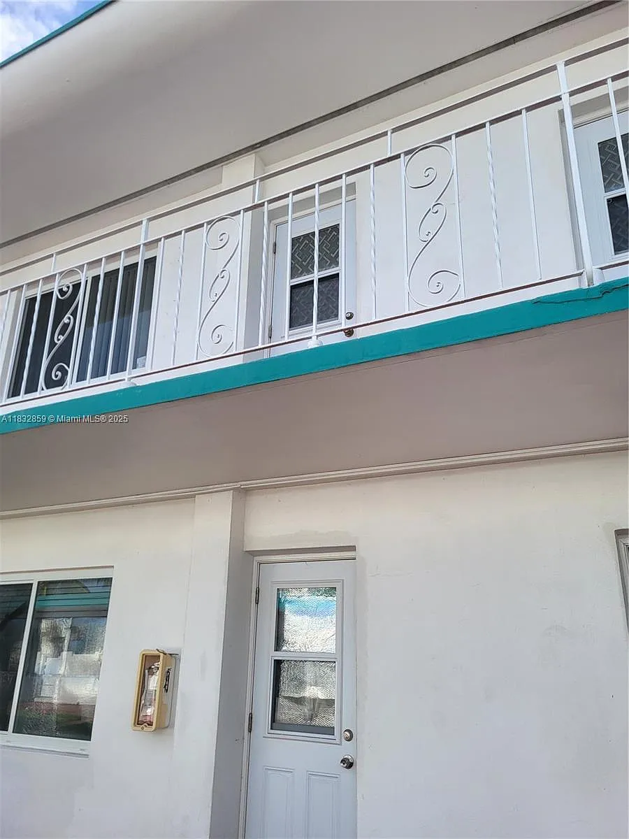 Building Photo - 2101 Calais Dr #7