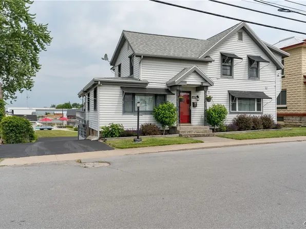 26 Otter St, Alexandria Bay, NY 13607