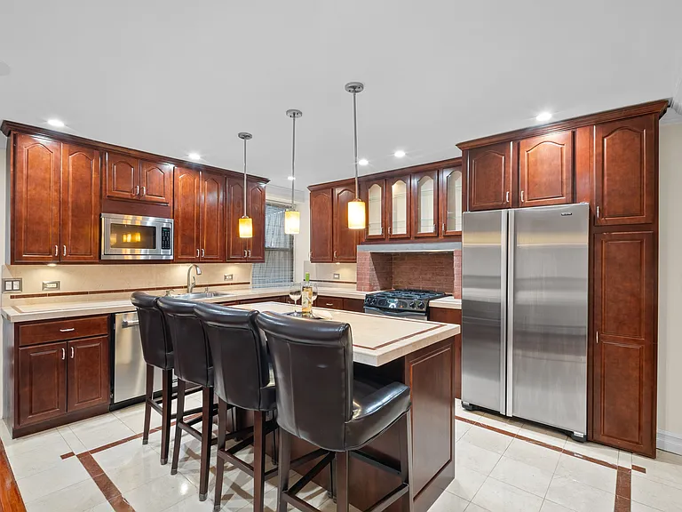 419 Hancock St #1 — Photo 11