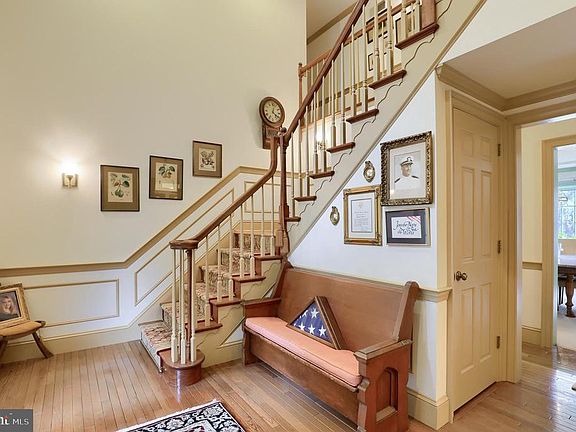 5th image of 231 Farmstead Ln