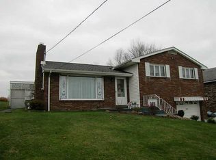 8920 Oak St, Westmoreland City, PA 15692
