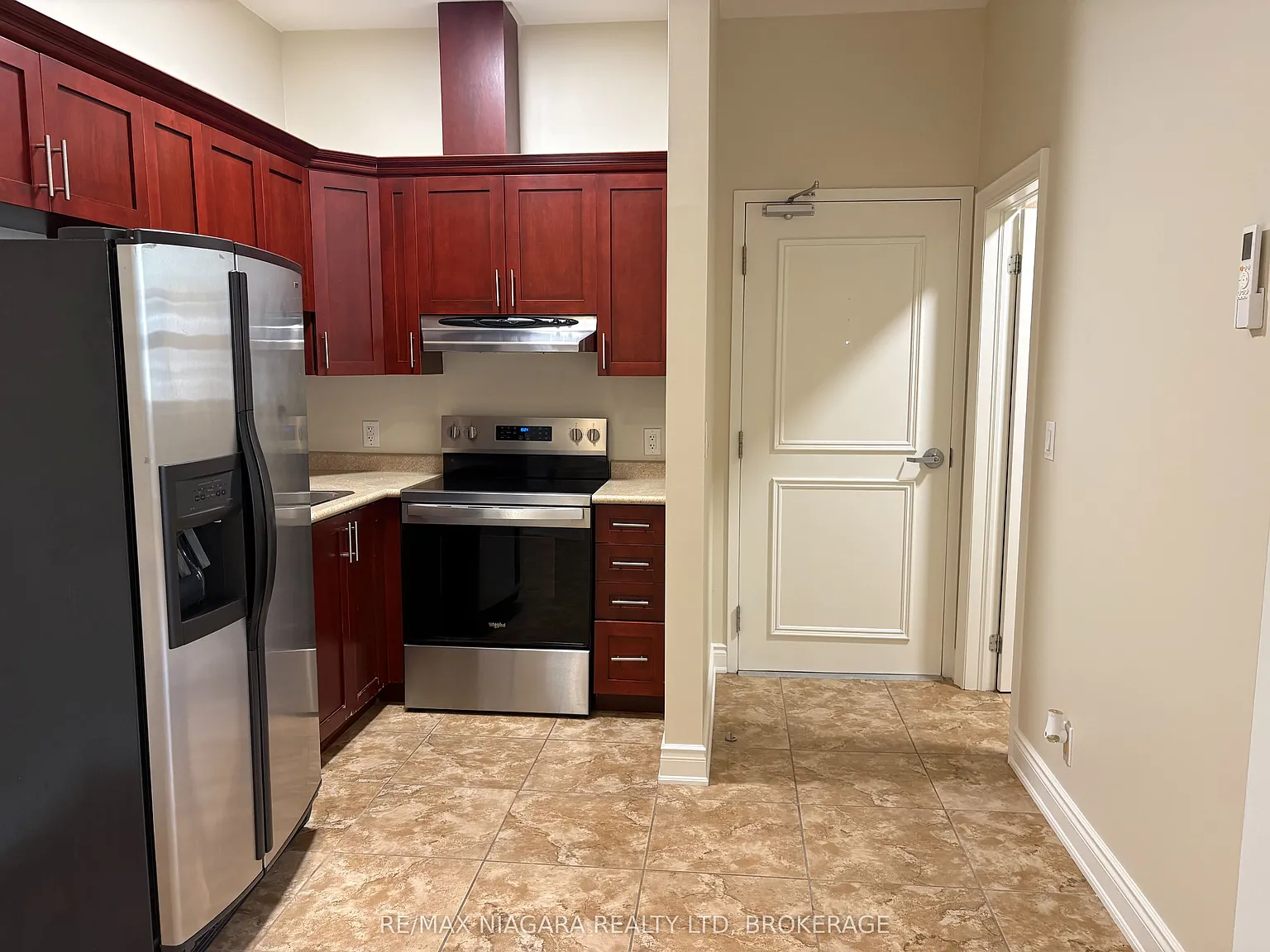 2 bed, $1,400 — Photo 1