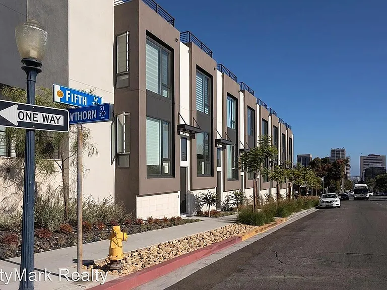 2059 5th Ave — Photo 14