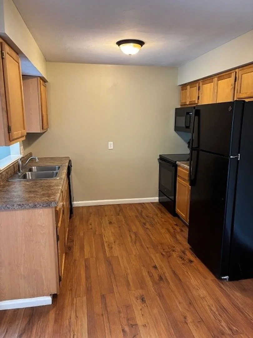 Newbury Apartment Homes — Photo 1