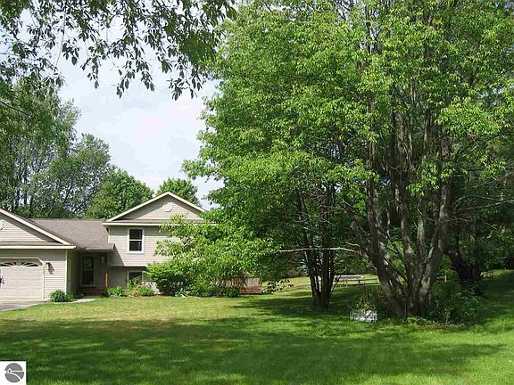 2nd image of 6626 Windwood Dr