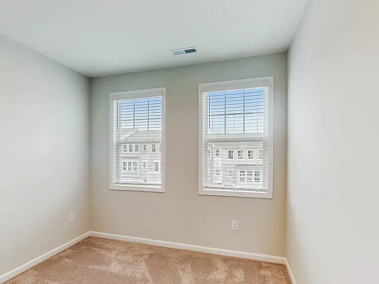 2721 Hunter Woods Dr — Photo 22