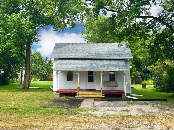 208 Shimp St, Milmine, IL 61855