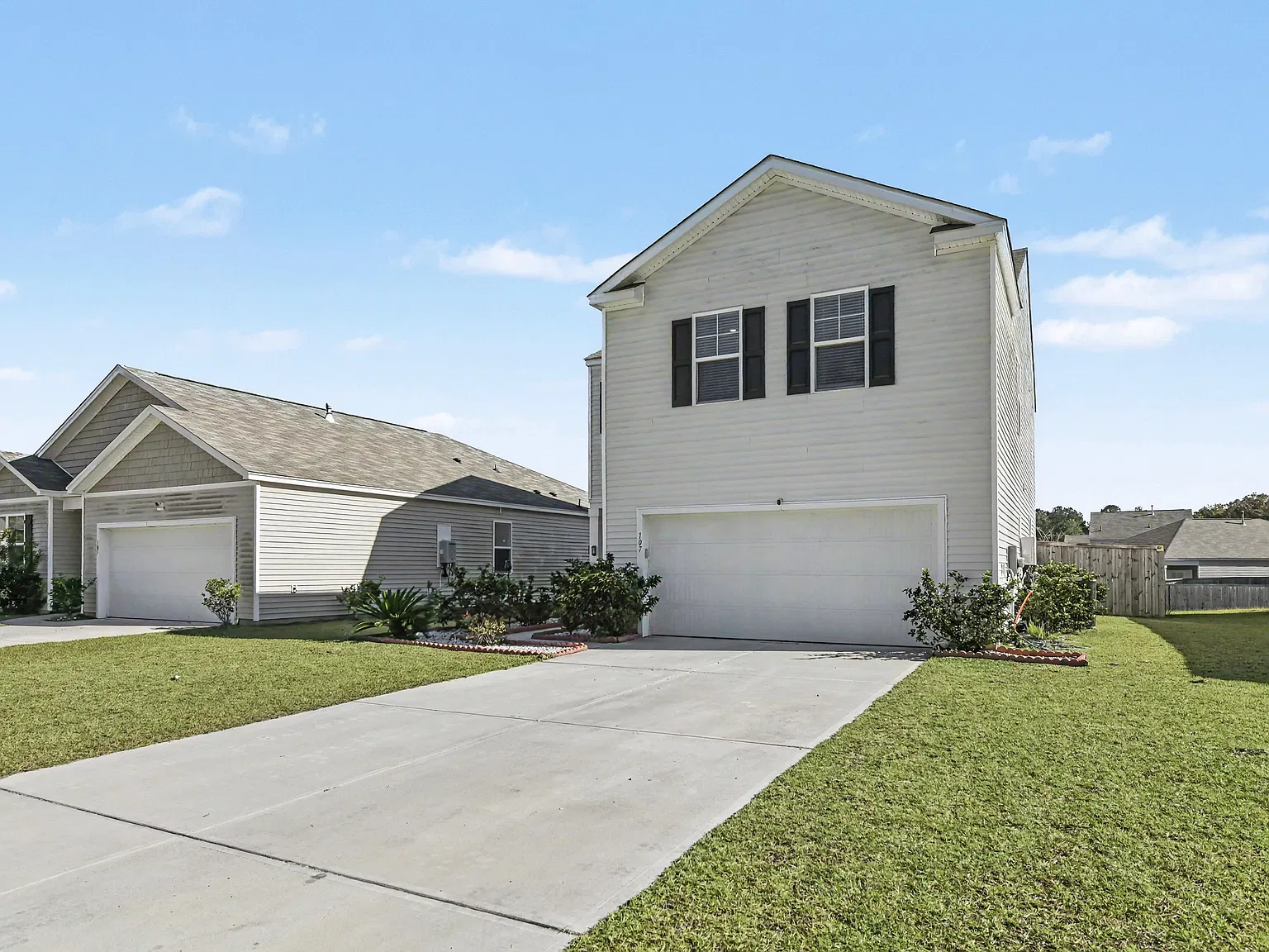 4 bed, 2.5 bath, 2174 sqft, $2,300 — Photo 3