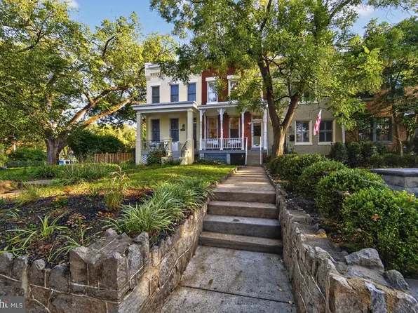 1327 S Carolina Ave SE, Washington, DC 20003