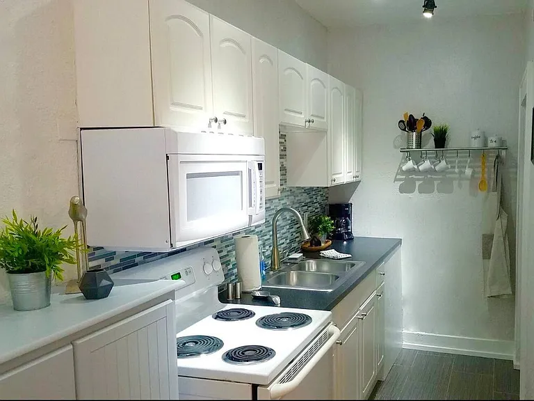 407 S Melville Ave — Photo 6