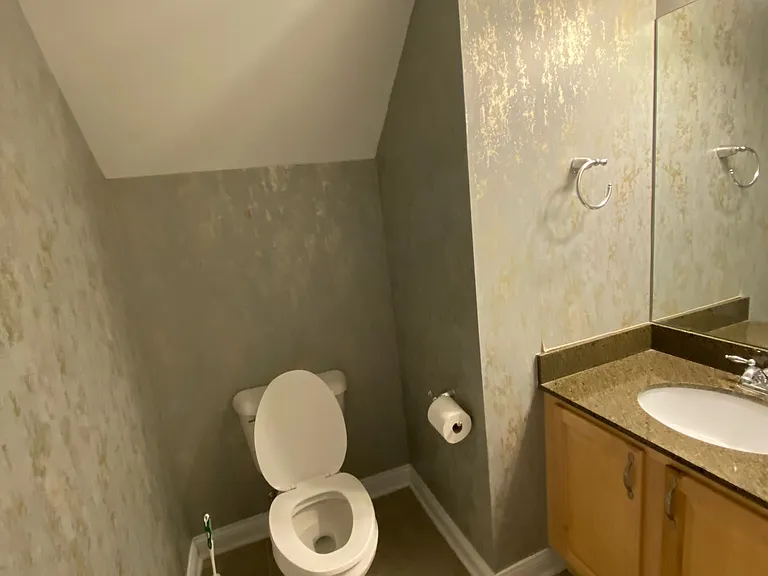 214 Stetson St — Photo 13