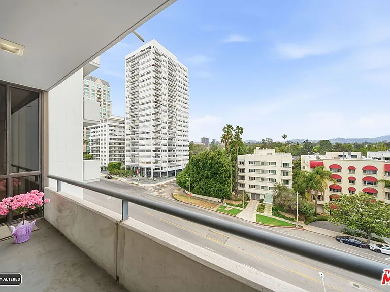 10660 Wilshire Blvd #805 — Photo 37