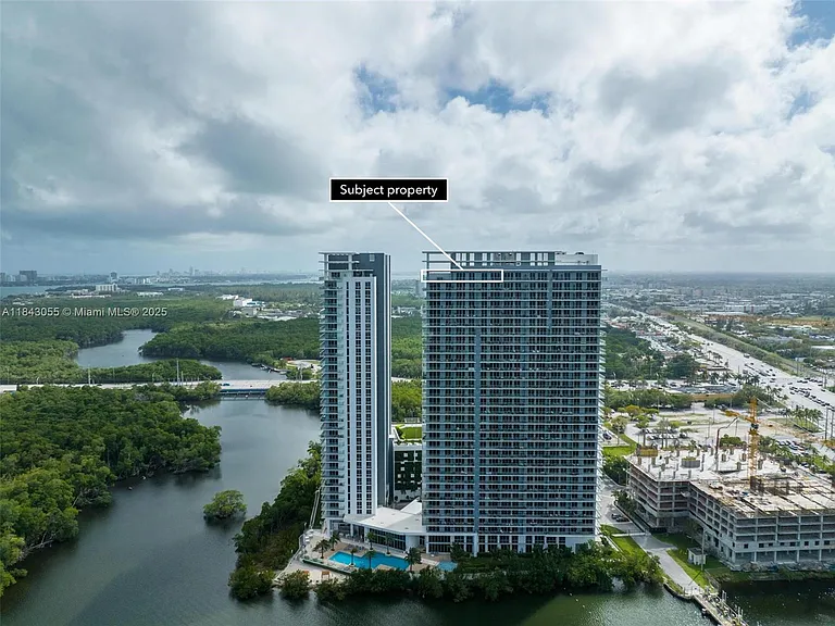 16385 Biscayne Blvd #4 — Photo 6