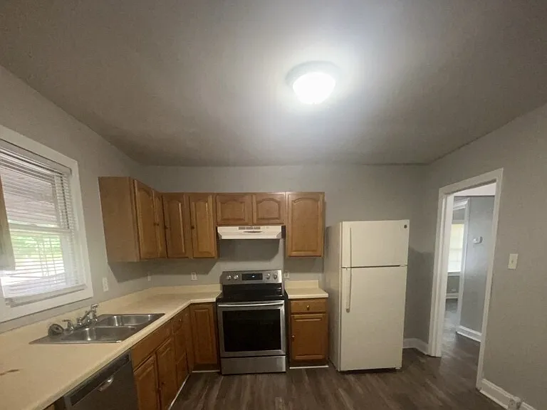 2381 Bruce St — Photo 10