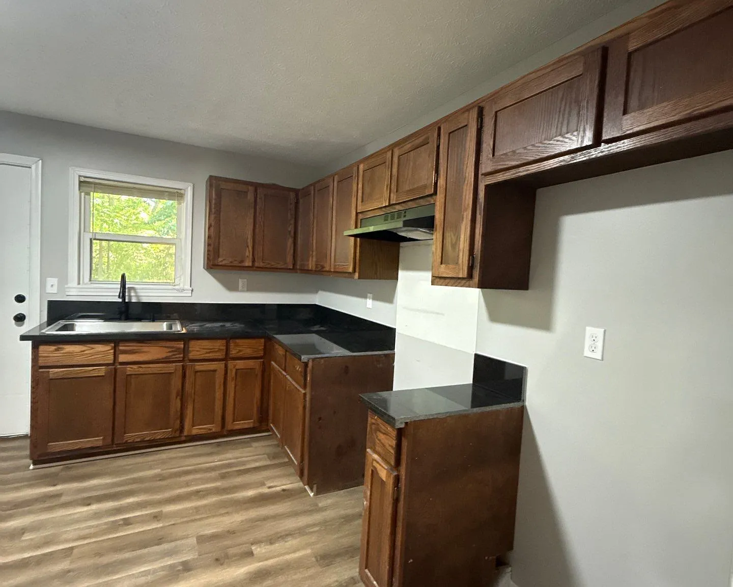 811 Scott #5, Brownsville - Unit 1 — Photo 4