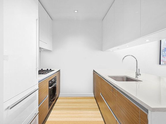 3rd image of 555 W 59th St APT 11E