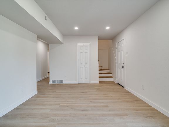 4th image of 4312 Astor Rd