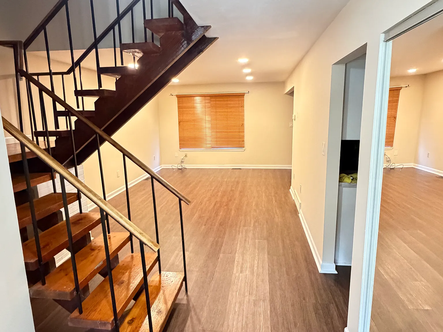 3 bed, 1320 sqft, $2,300 — Photo 3
