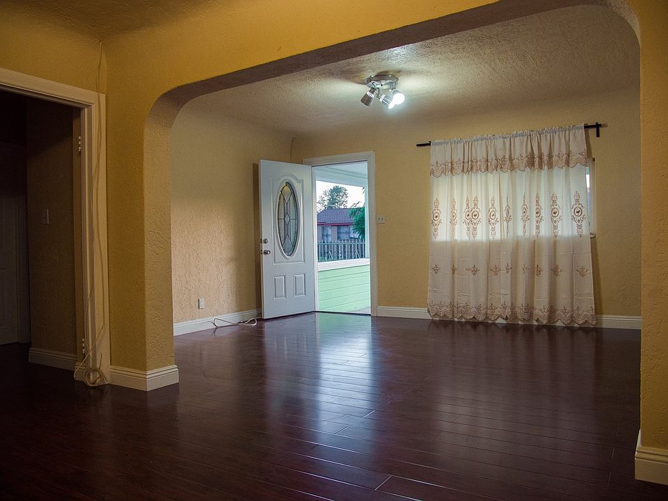 Front entrance with cherry hard