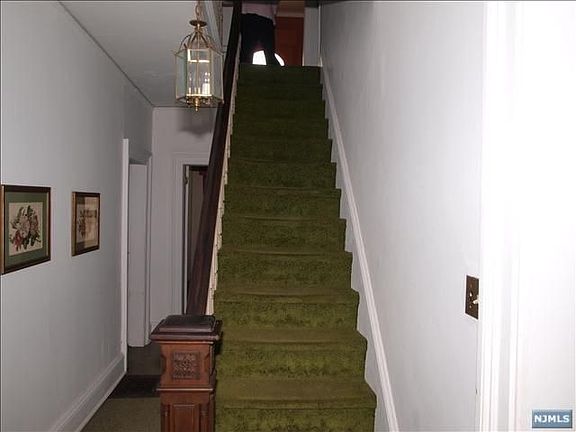 3rd image of 375 Hillsdale Ave