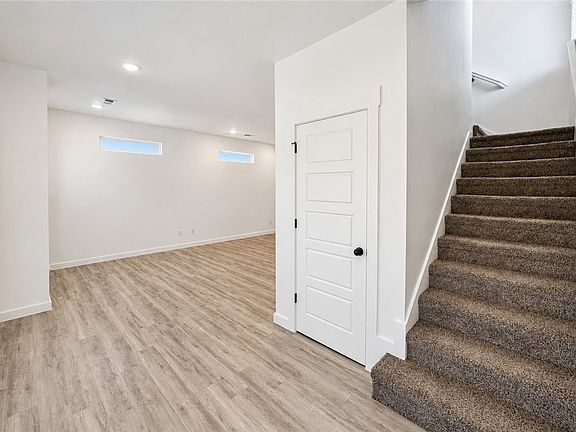 4th image of 1031 Boardwalk Ave