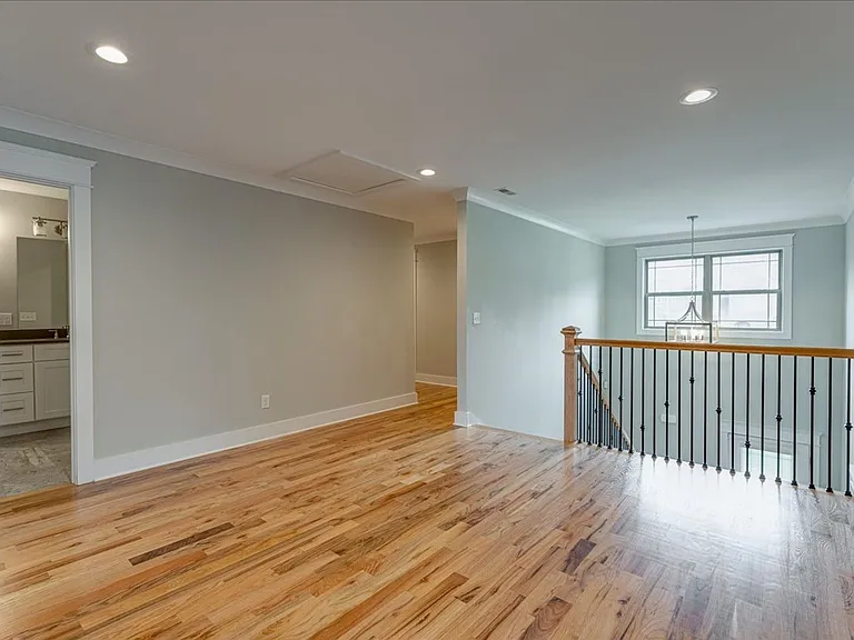 2318 Large Oak Dr — Photo 24