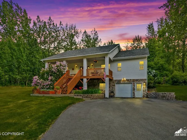 1745 N Lazy Ln, Palmer, AK 99645