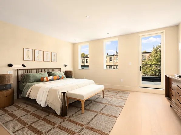 231 Macon Street image 6 of 26