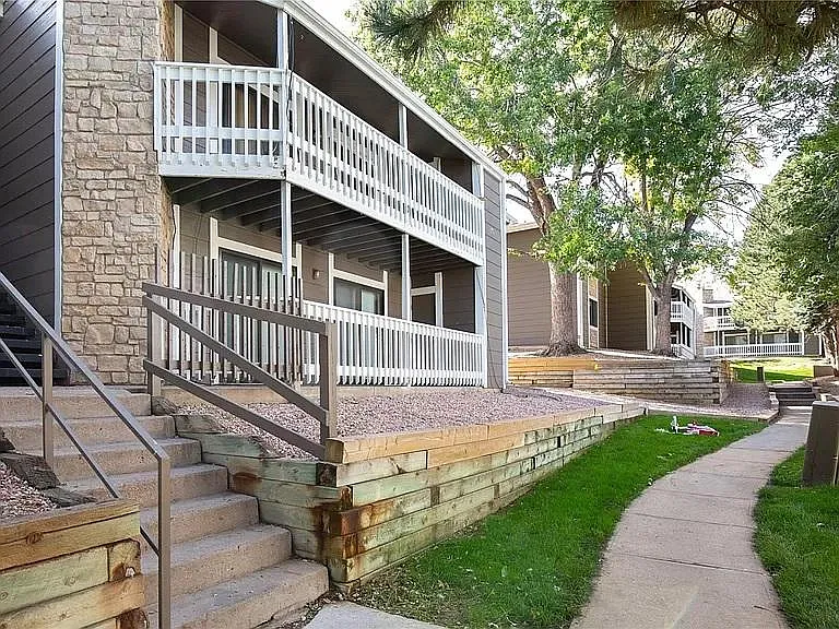 18053 E Ohio Ave #101