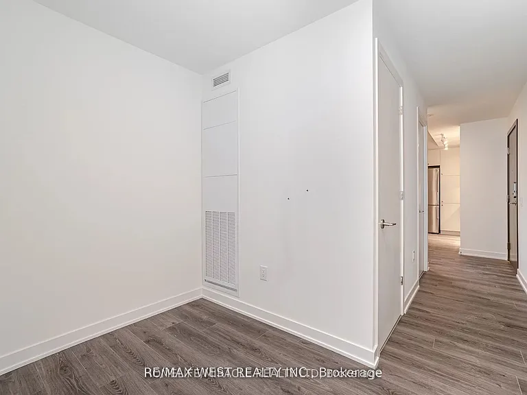 9 Tecumseth St #401 — Photo 19