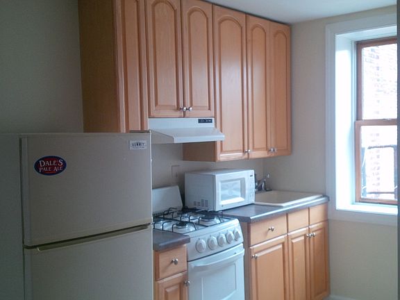 5th image of 1133 Pine St #15389103