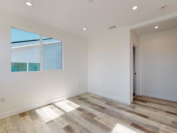 3rd image of 236 N Burlington Ave #236