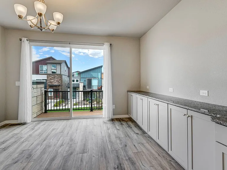 1354 Sunshine Valley Way — Photo 30