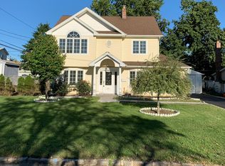 123 Park Ave, Carle Place, NY 11514