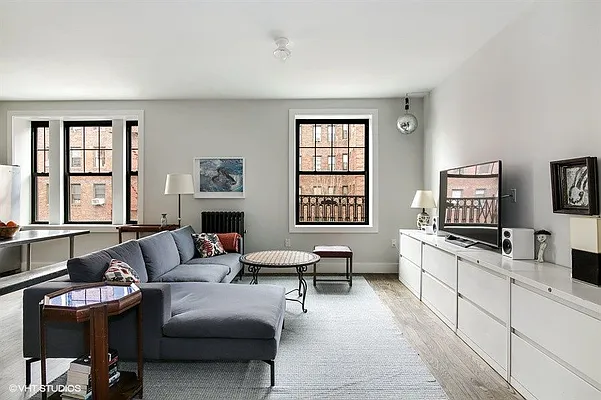Sold by Poljan Properties Inc. | media 8