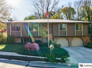 606 Martin Dr, Bellevue, NE 68005