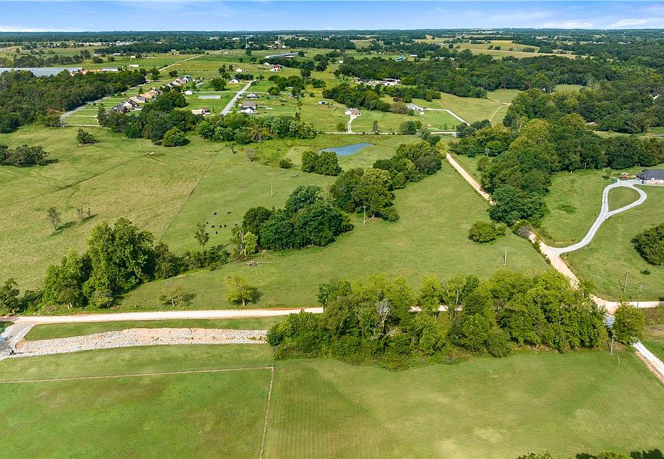 2nd image of Duke Hill And Douglas Cemetery Rd