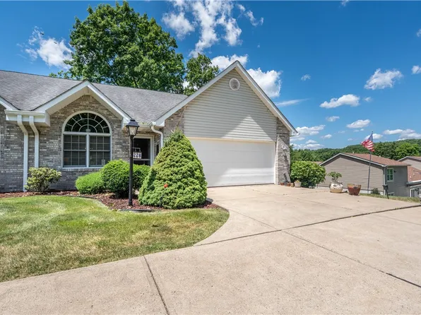 228 Country View Dr, Lower Burrell, PA 15068
