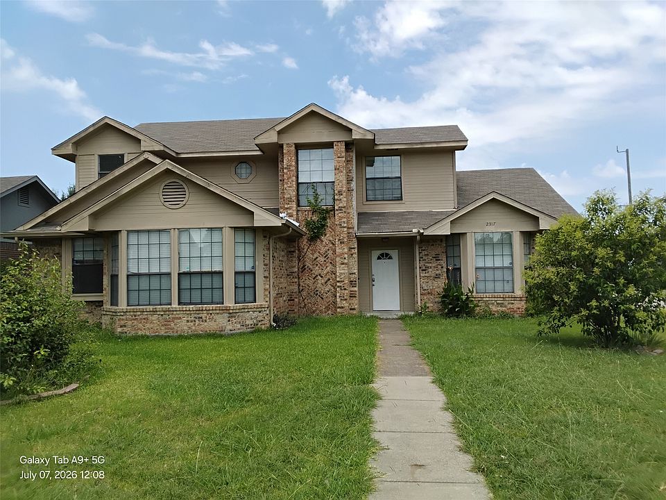 1st image of 2317 Roanoke Cir